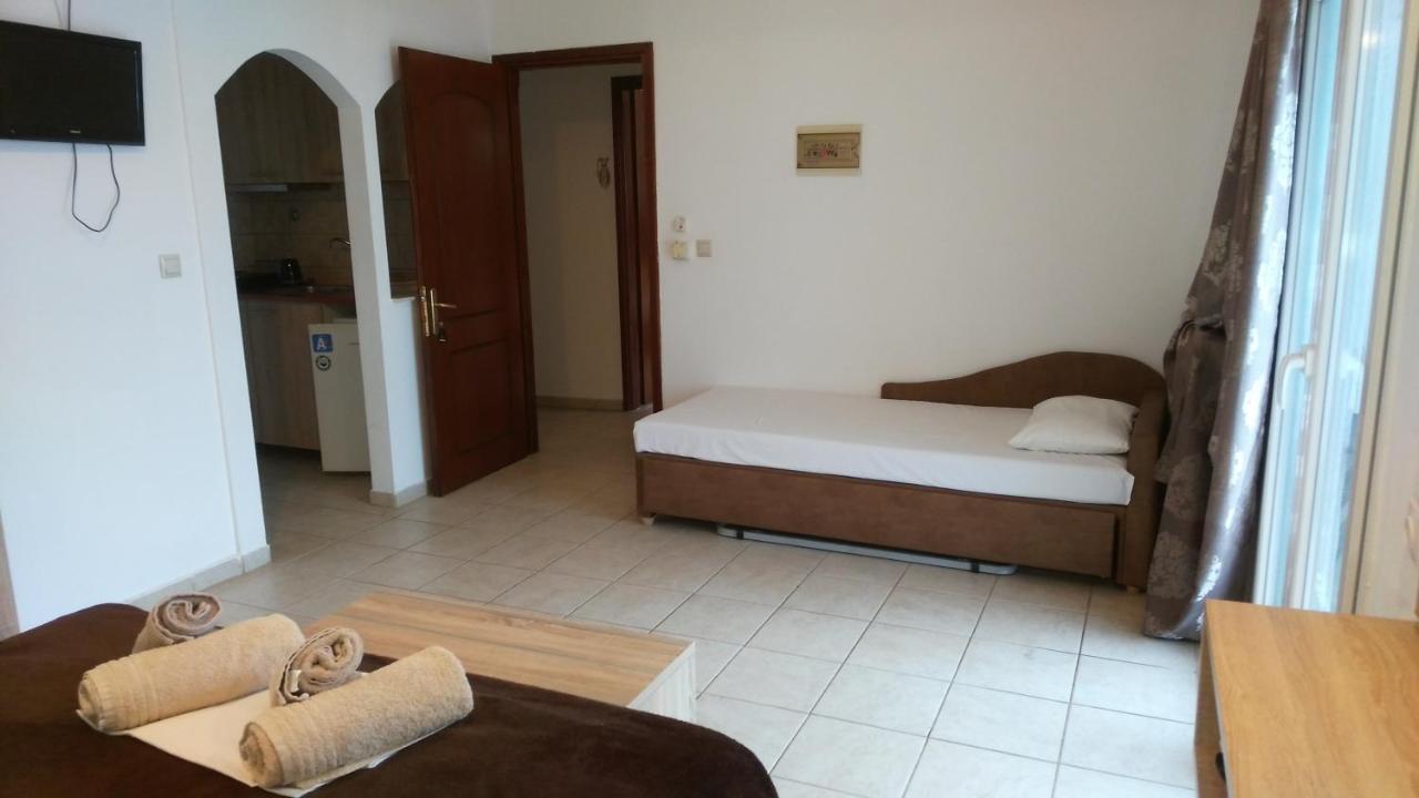 Psarou Apartments Paralia Skotinas Exterior foto